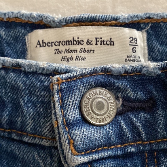 Abercrombie The High Rise Mom Short size 28/6 - Picture 2 of 5